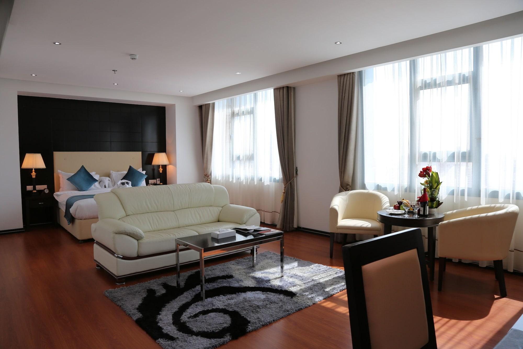 The Olive Hotel, Juffair Манама Экстерьер фото
