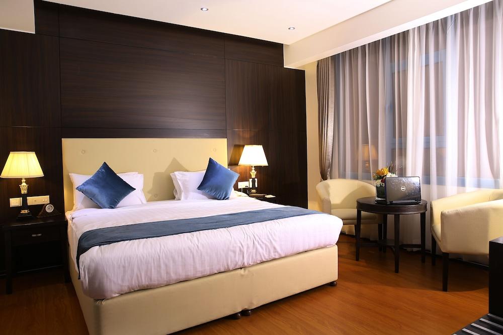 The Olive Hotel, Juffair Манама Экстерьер фото