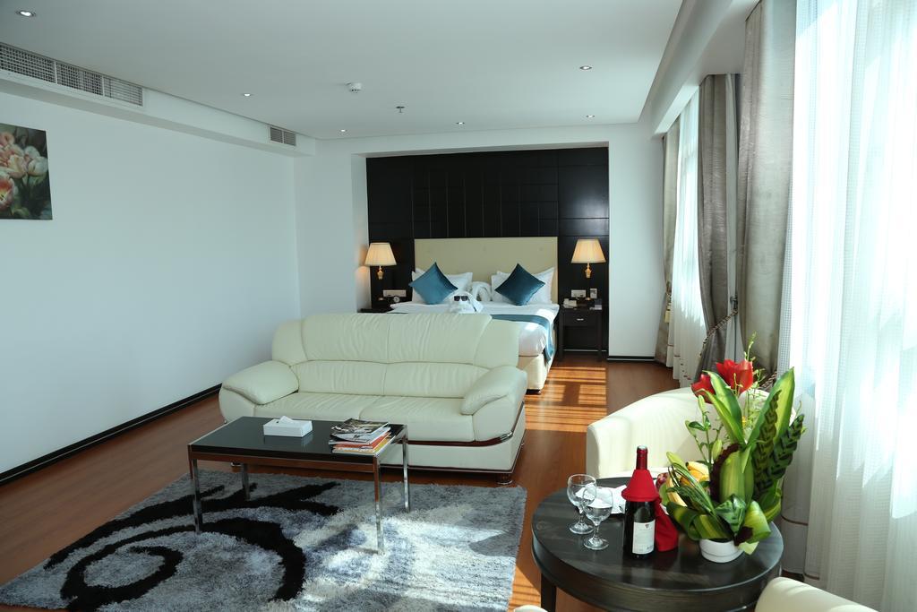 The Olive Hotel, Juffair Манама Экстерьер фото